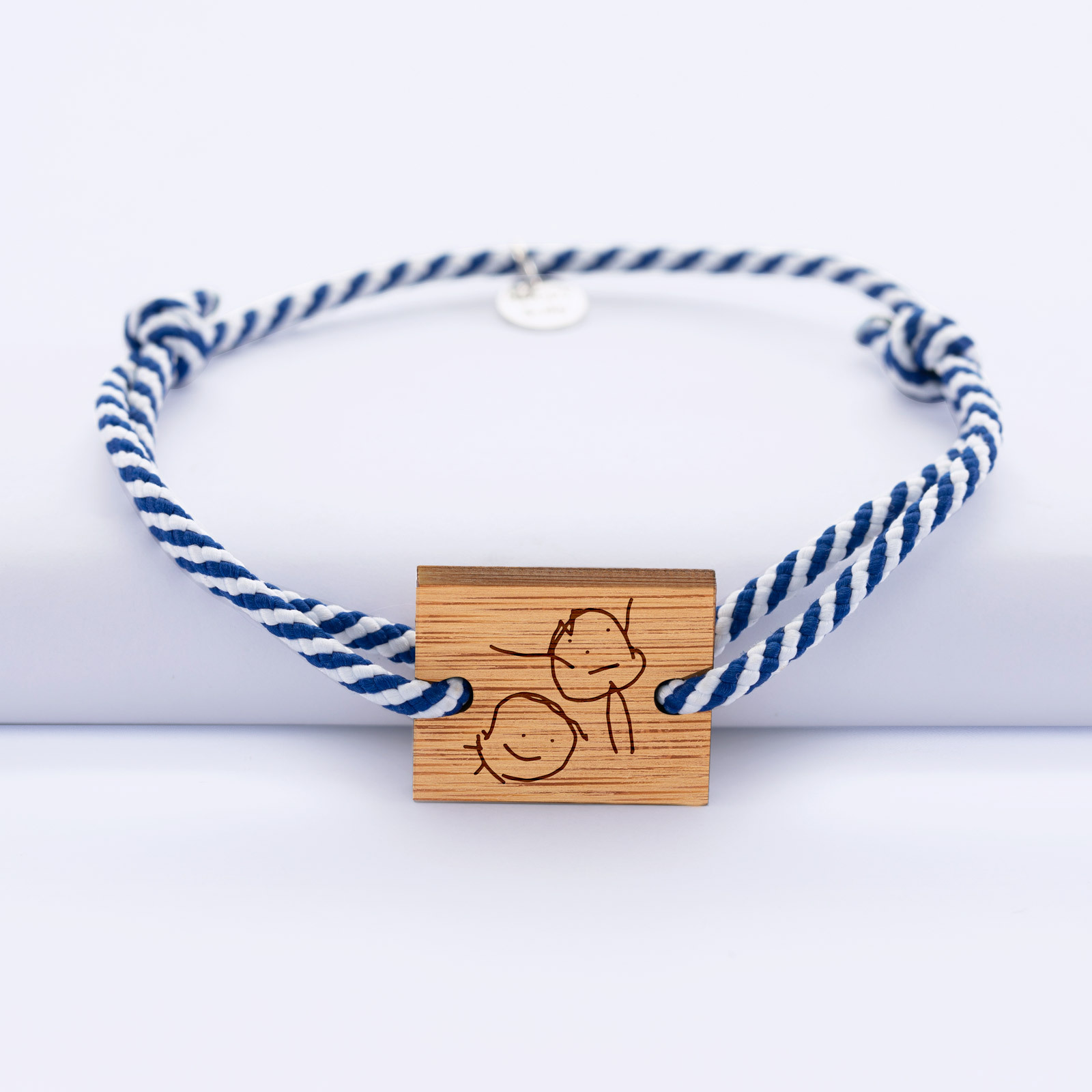 Bracelet homme personnalisé médaille gravée bois rectangle 2 trous 22x18 mm  cordon tressé made in france | HappyBulle
