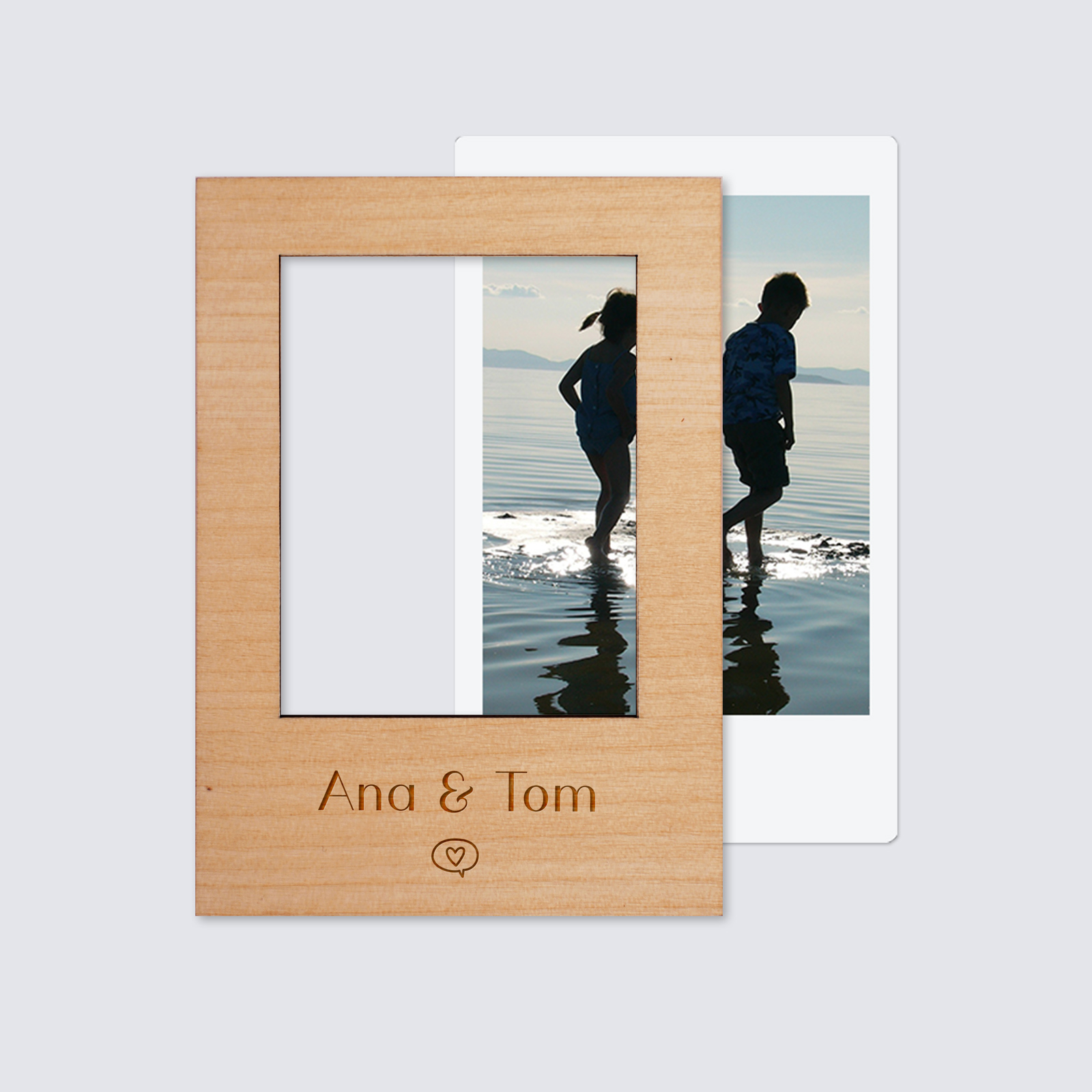 Cadre polaroïd aimanté personnalisé bois petit format 68x97 mm gravé |  HappyBulle